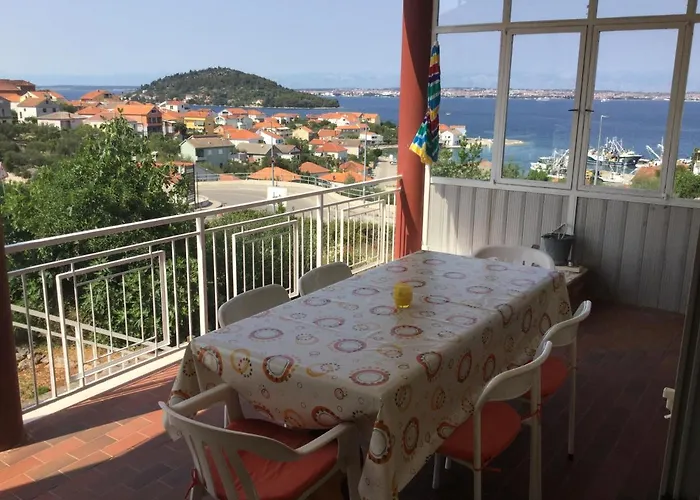 Апартаменты With Parking Space Kali, Ugljan - 14590 Кали