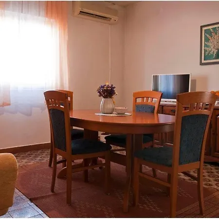 With Parking Space Kali, Ugljan - 14590 Appartement *